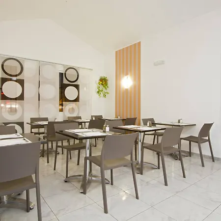 Ereza Hibiscos - Adults Only *